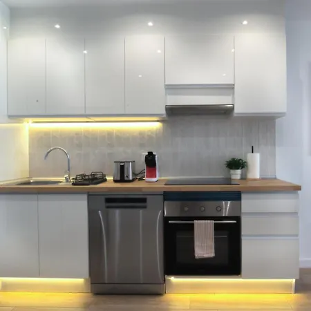 شقة Cozy Modern 2-bed In أذيخي
